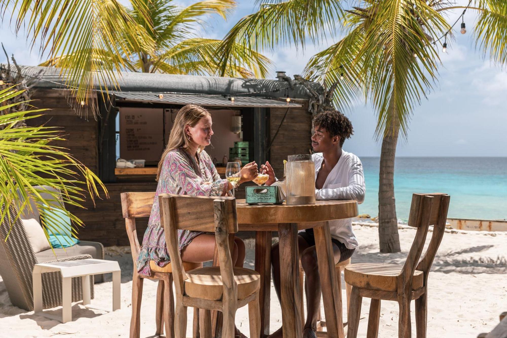 Delfins Beach Resort Bonaire, Tapestry Collection By Hilton Playa Eksteriør bilde