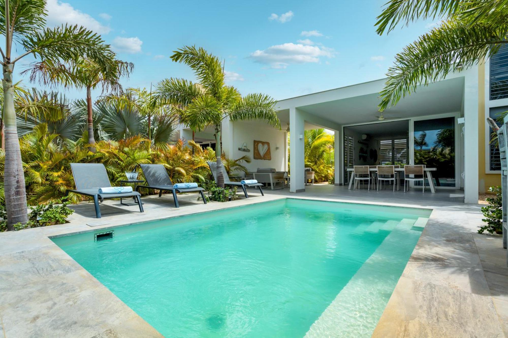 Delfins Beach Resort Bonaire, Tapestry Collection By Hilton Playa Eksteriør bilde