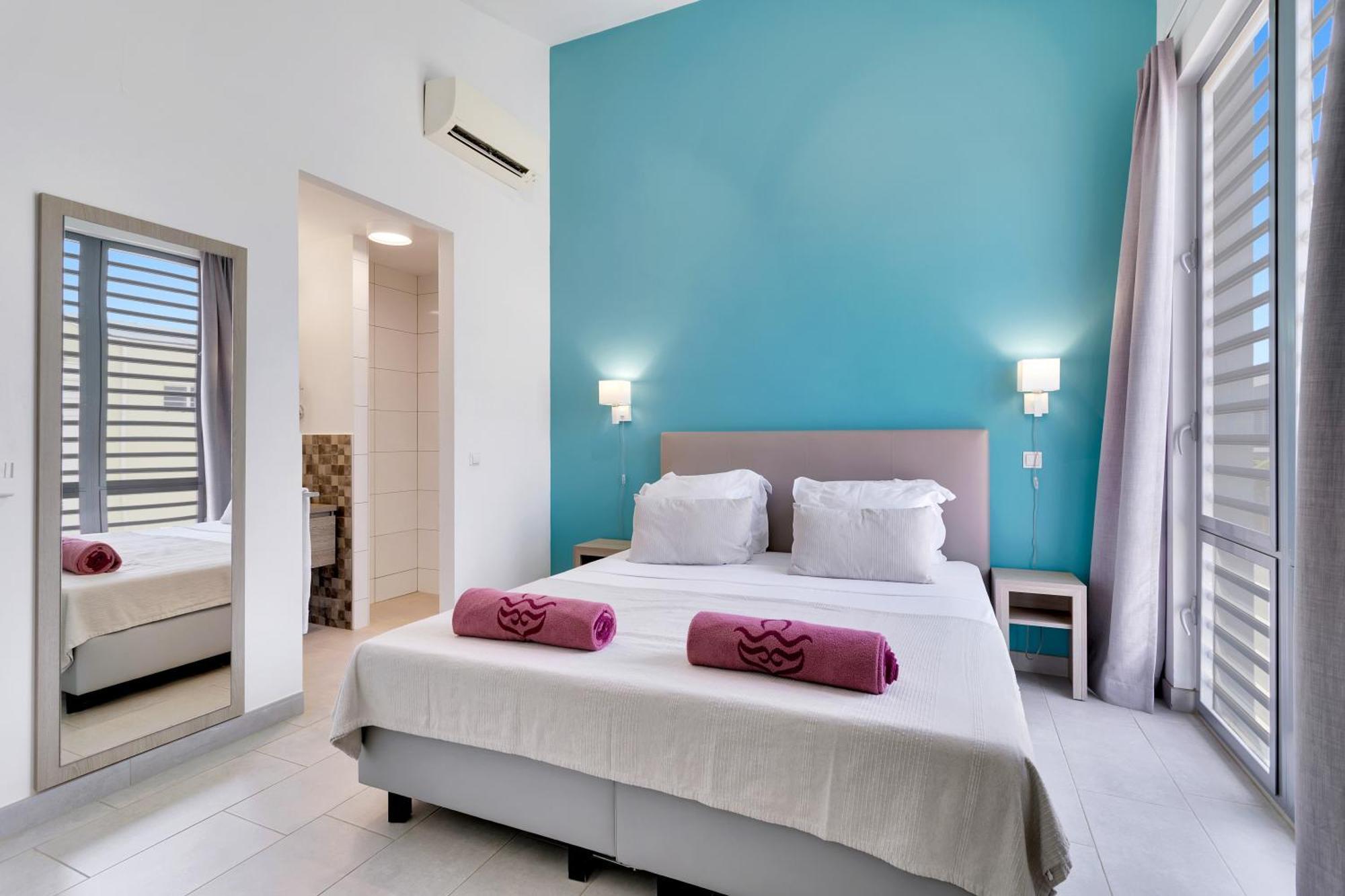 Delfins Beach Resort Bonaire, Tapestry Collection By Hilton Playa Eksteriør bilde