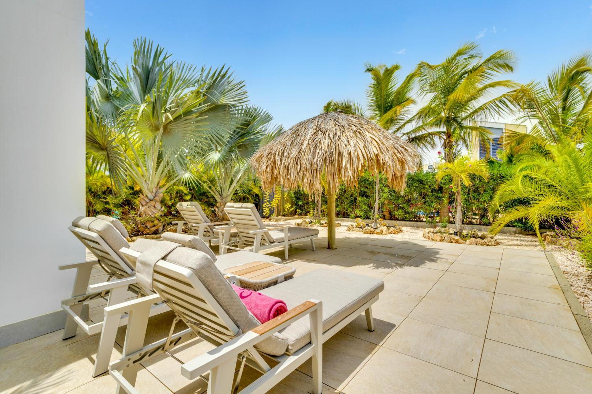 Delfins Beach Resort Bonaire, Tapestry Collection By Hilton Playa Eksteriør bilde