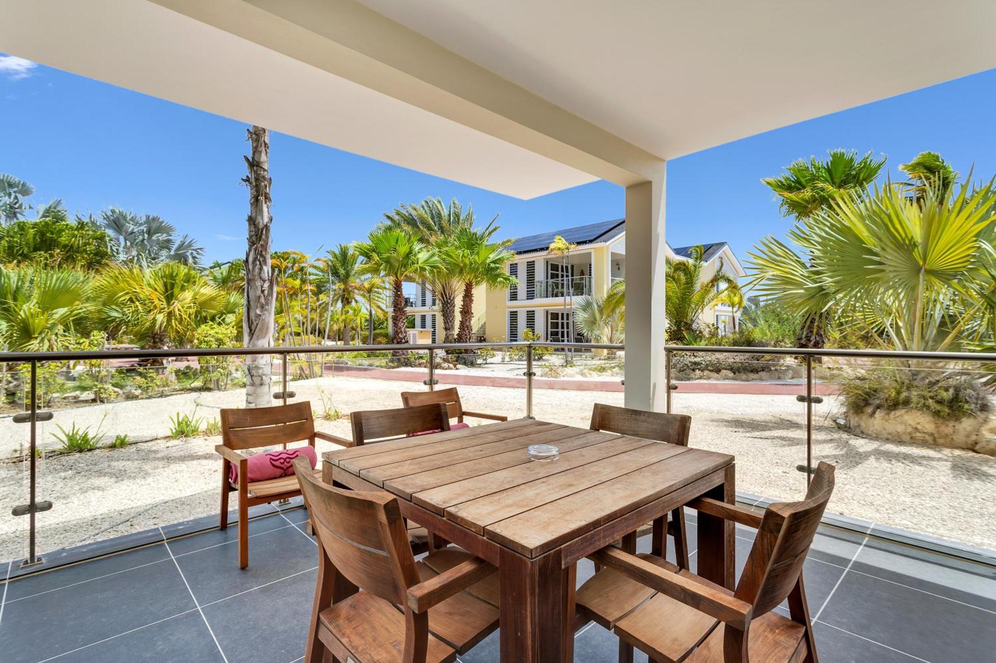 Delfins Beach Resort Bonaire, Tapestry Collection By Hilton Playa Eksteriør bilde