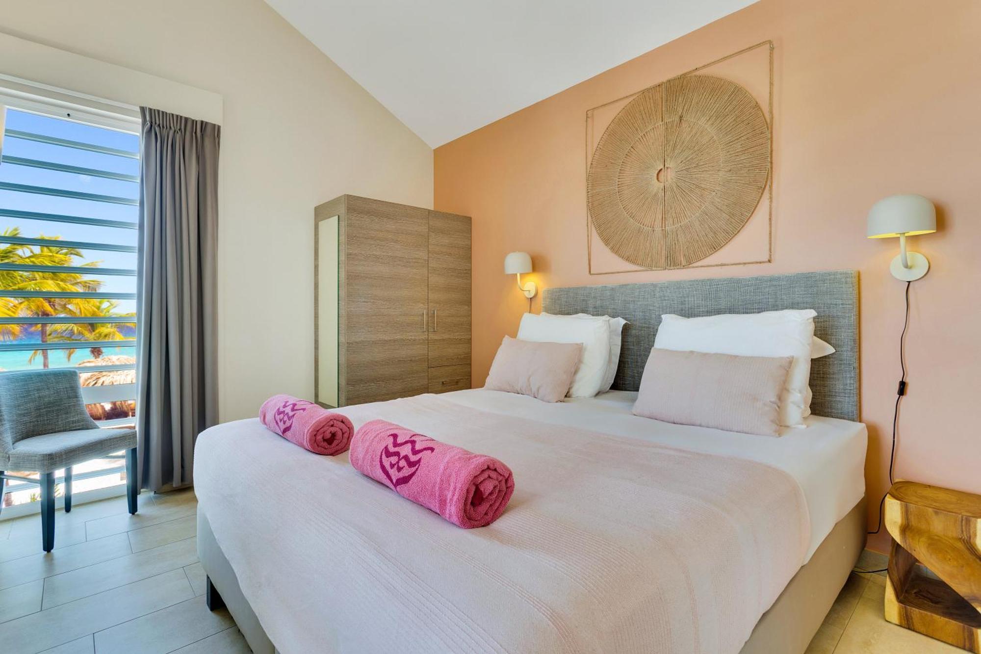 Delfins Beach Resort Bonaire, Tapestry Collection By Hilton Playa Eksteriør bilde